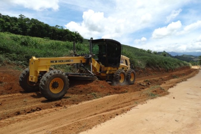 Secretaria de Obras realiza manuteno das estradas rurais - Melhor acesso