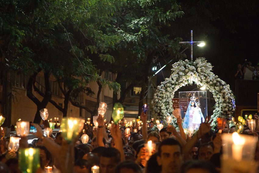 Seis mil romeiros de Cachoeiro participam da 446 Festa da Penha - Convento da Penha