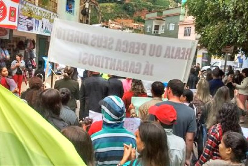 Protesto rene cerca de 200 manifestantes em Brejetuba - Pacfica