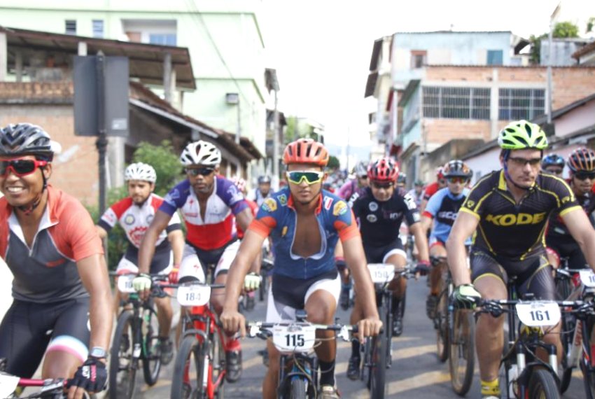 Amantes do esporte fazem percurso da Rota Imperial - Ciclismo