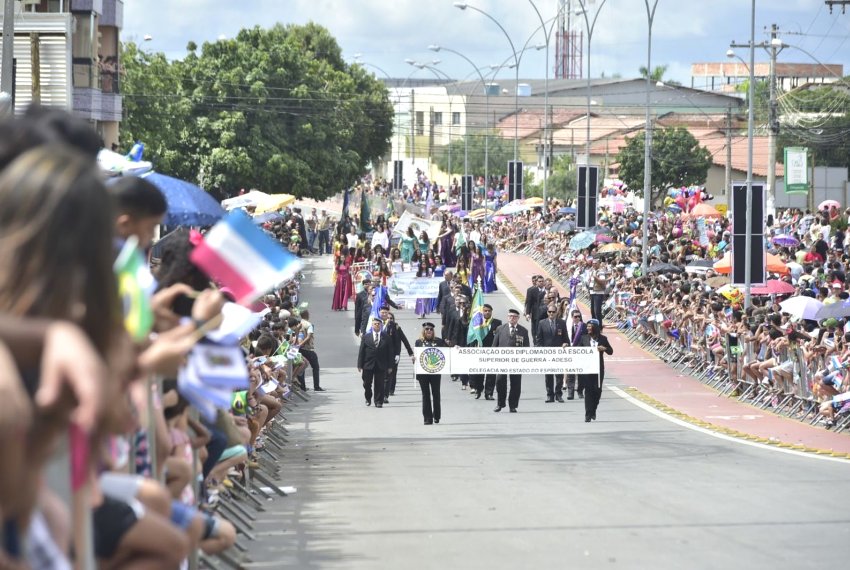Desfile de 7 de Setembro em Linhares foi um sucesso - Patriotismo