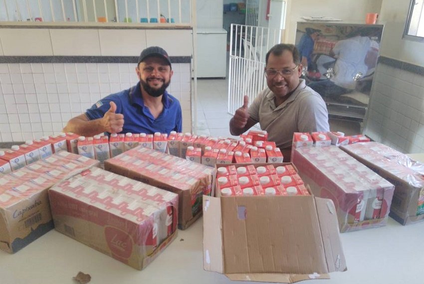 Casa de passagem de Maratazes recebe doao de leite - Aconteceu