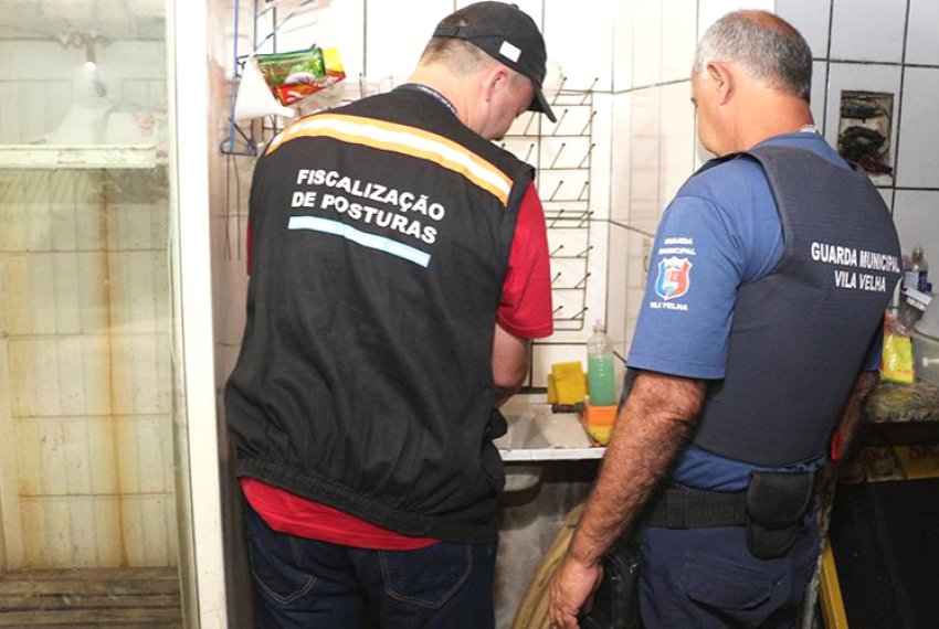Bares so autuados por irregularidades em Ponta da Fruta - Fiscalizao