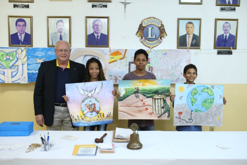 Alunos so premiados em concurso Paz no Mundo do Lions Club - Arte