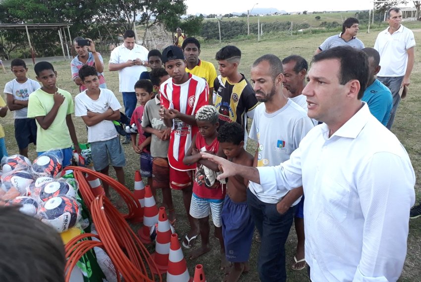 Projeto Campees de Futuro chega ao municpio da Serra - Futebol de campo