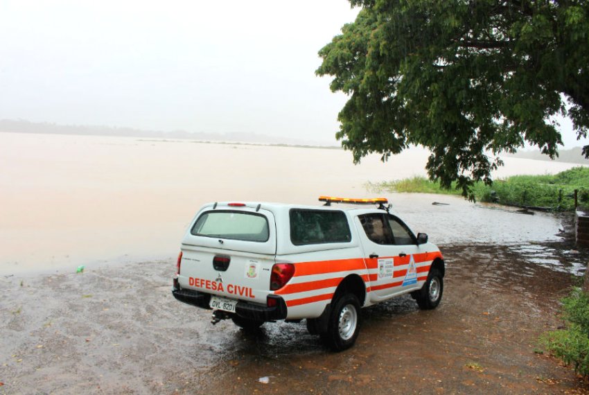 Rio Doce ultrapassa cota de inundao em Linhares - Alerta
