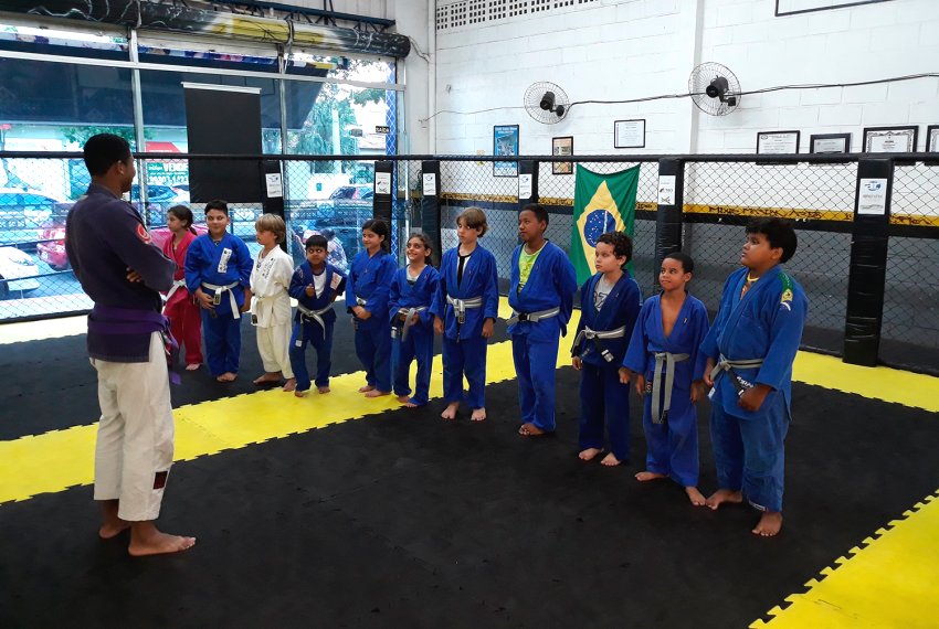 Crianas aprendem lies para a vida lutando jiu-jtsu - Esporte e Educao