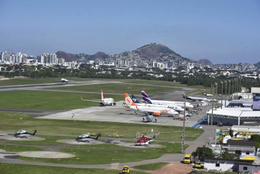 Aeroporto de Vitria d incio a voos antes de inaugurao - Funcionando