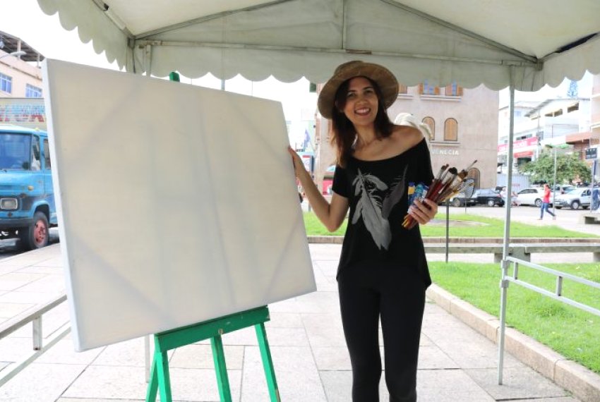 Artista plstica veneciana retorna aps 35 anos - Projeto Pessoal