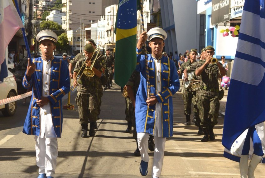 Cachoeiro celebra 151 anos de emancipao com desfile cvico - Segue a programao
