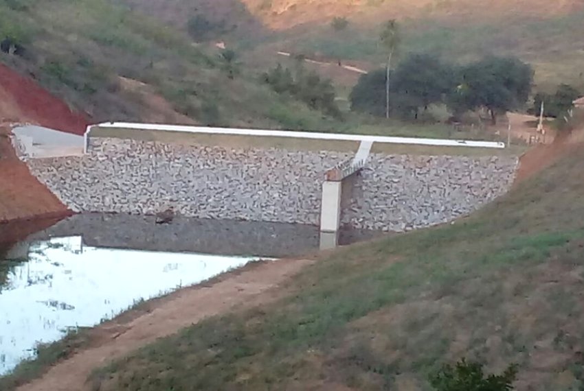 Obra da barragem em Baixo Guandu  concluda - gua