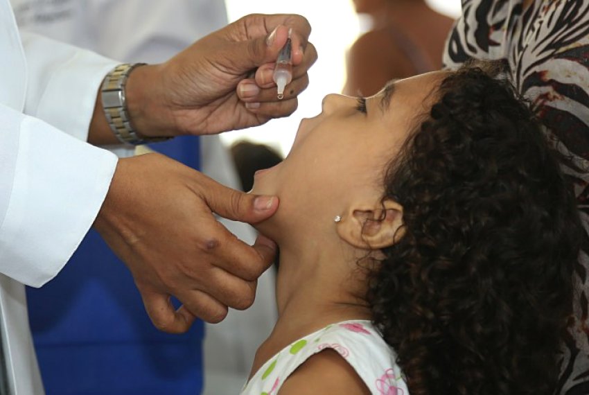 Campanha de vacinao nacional contra sarampo e poliomielite - Sade das Crianas