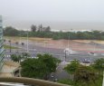 rvore cai em Vitria, BR-101 para na Serra e Vila Velha fica alagada - Mais chuva!