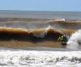 Ciclone raro deixa mar agitado e faz a festa de surfistas no Esprito Santo - Alegria Geral